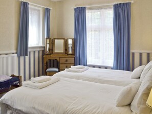 4 bedrooms, free WiFi, bed sheets