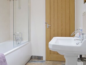 Towels - 2 bedroom accommodation in Llanfachraeth, near Holyhead (Llanfachraeth, near Holyhead)