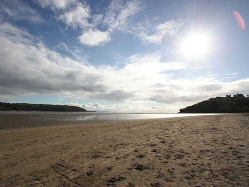 3 bedroom accommodation in Llansteffan