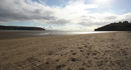 3 bedroom accommodation in Llansteffan
