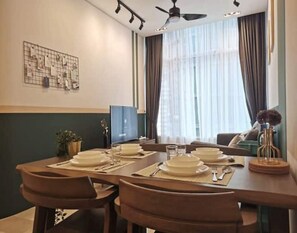 Dining - WEEKLY OFFER!! Cozy Midcentury 3BR FREE WIFI (Kuala Lumpur)