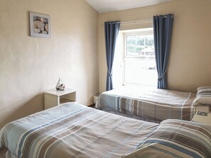 3 Schlafzimmer, Reisekinderbett, kostenloses WLAN, Bettwäsche