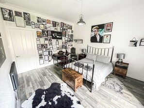3 bedrooms, free WiFi, bed sheets - A perfect island break for friends and family. (All Isle of Bute)