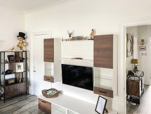 Interior - A perfect island break for friends and family. (All Isle of Bute)