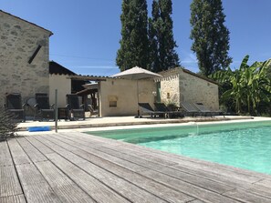 Outdoor pool - Stunning, 4 ⭐️ relaxing, peaceful, private pool, fishing lake sleeps 18 Dordogne (Saint-Martin-de-Gurson)