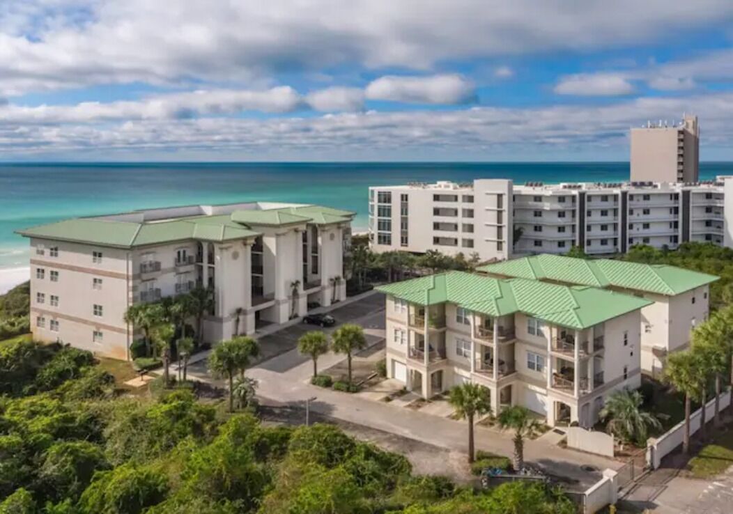 Legacy Seagrove Beach-200 yard to beach with 2 community pools