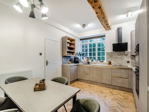 Dining - 1 bedroom accommodation in Nettleham (Nettleham)
