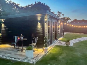 Outdoor dining - Holly's Hidden Hideaway - UK36783 (Chart Sutton, near Maidstone)