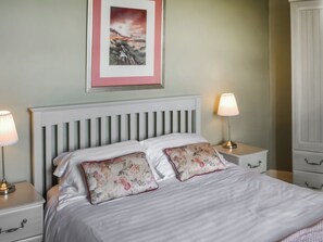 3 quartos, Wi-Fi de cortesia, roupa de cama