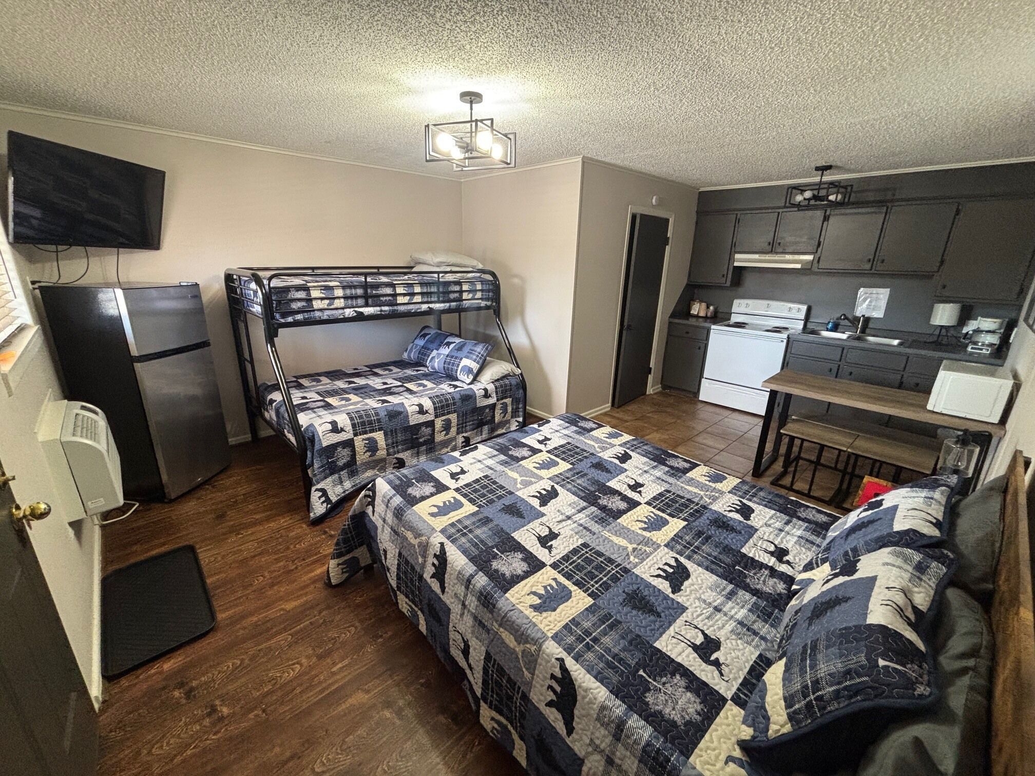 Junior Room | Individually decorated, individually furnished, free WiFi, bed sheets