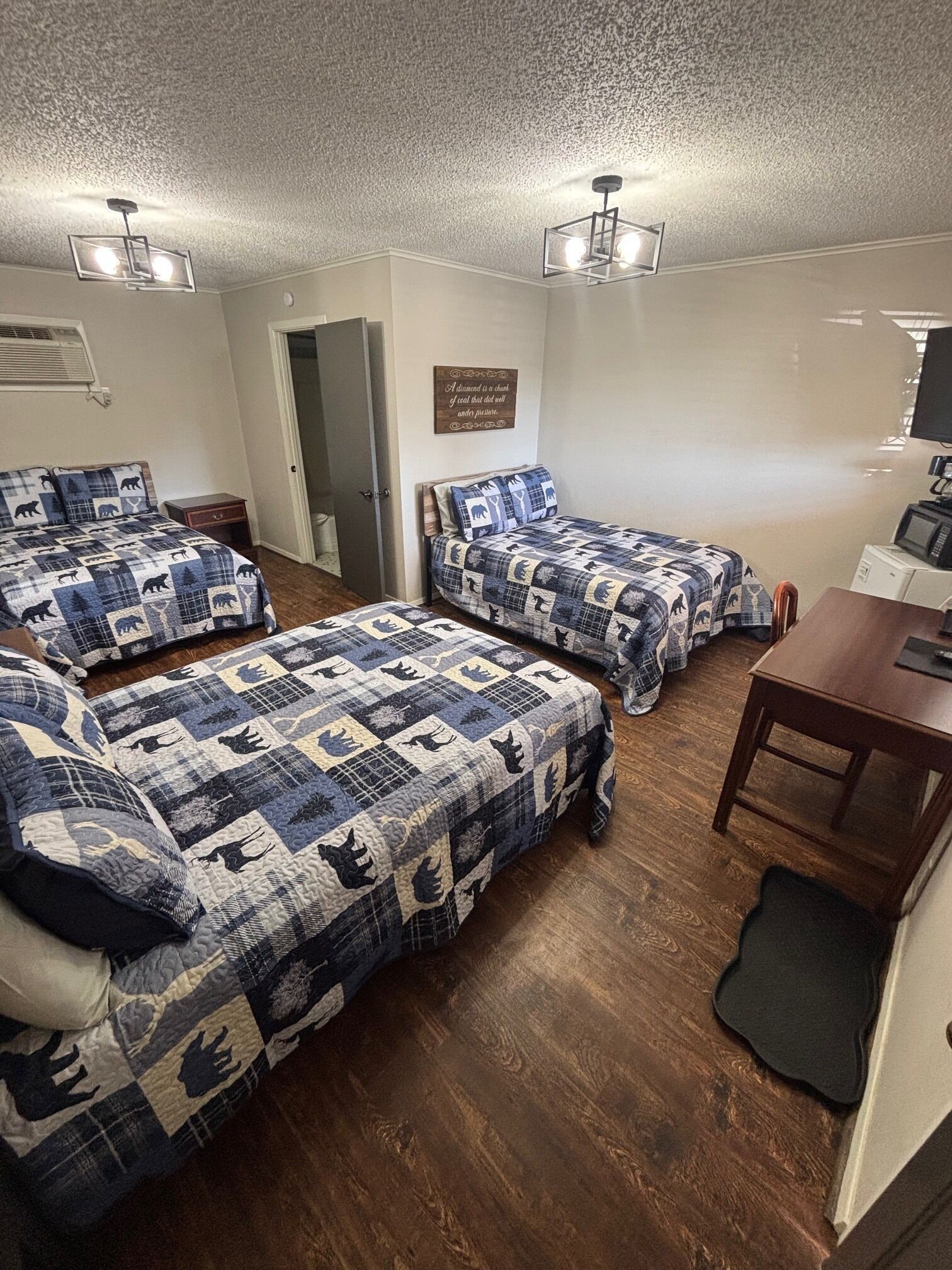 Deluxe Room | Individually decorated, individually furnished, free WiFi, bed sheets