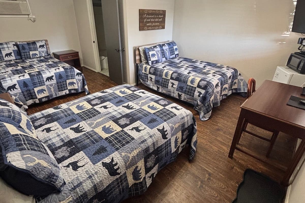 Deluxe Room | Individually decorated, individually furnished, free WiFi, bed sheets