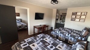家庭房 | 免费 WiFi、特色装修、特色家居、床单