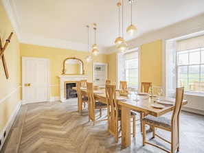 Dining - 4 bedroom accommodation in Armathwaite, near Carlisle (Armathwaite, near Carlisle)