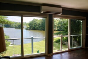 Interior - Discover Your Perfect Getaway! Beautiful Scenic Lakefront Condo (Montague)