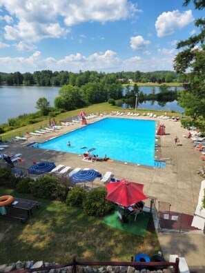 Piscine extérieure