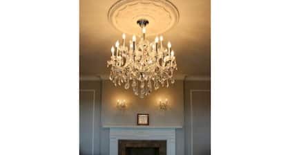Huge condo in historic hotel near Lake Michigan/Parks/Festivals w/parking