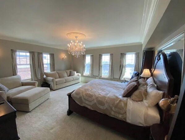 3 bedrooms, iron/ironing board, travel cot, free WiFi