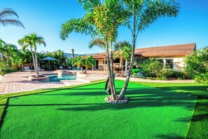 Property grounds - Gran Kaymen Oasis Water Fr Pool/Spa/kayak/Pet ext, stay & May discounts MiniGolf (Apollo Beach)