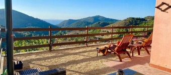 Newly remodeled beach house with breathtaking views of the sea- close to beaches