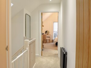2 bedrooms, free WiFi, bed sheets - 2 bedroom accommodation in Padstow (Padstow)