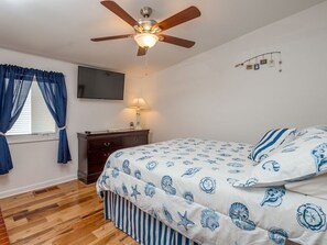 3 bedrooms, free WiFi - NEW, BIG 3 BEDROOM is OCEANblock, free parking, just a few steps to the beach. (Ocean City)
