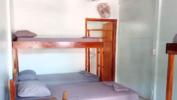 Basic Room | Hypo-allergenic bedding, individually furnished, desk, laptop workspace