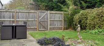 Hollies Cottage 10- UKC4536