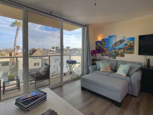 Ocean, Bay, Downtown, and City view Condo. Few steps from the ocean.