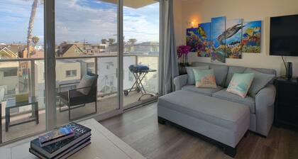 Ocean, Bay, Downtown, and City view Condo. Few steps from the ocean.