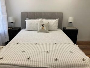 2 chambres, bureau, accès au Wi-Fi (inclus), literie fournie