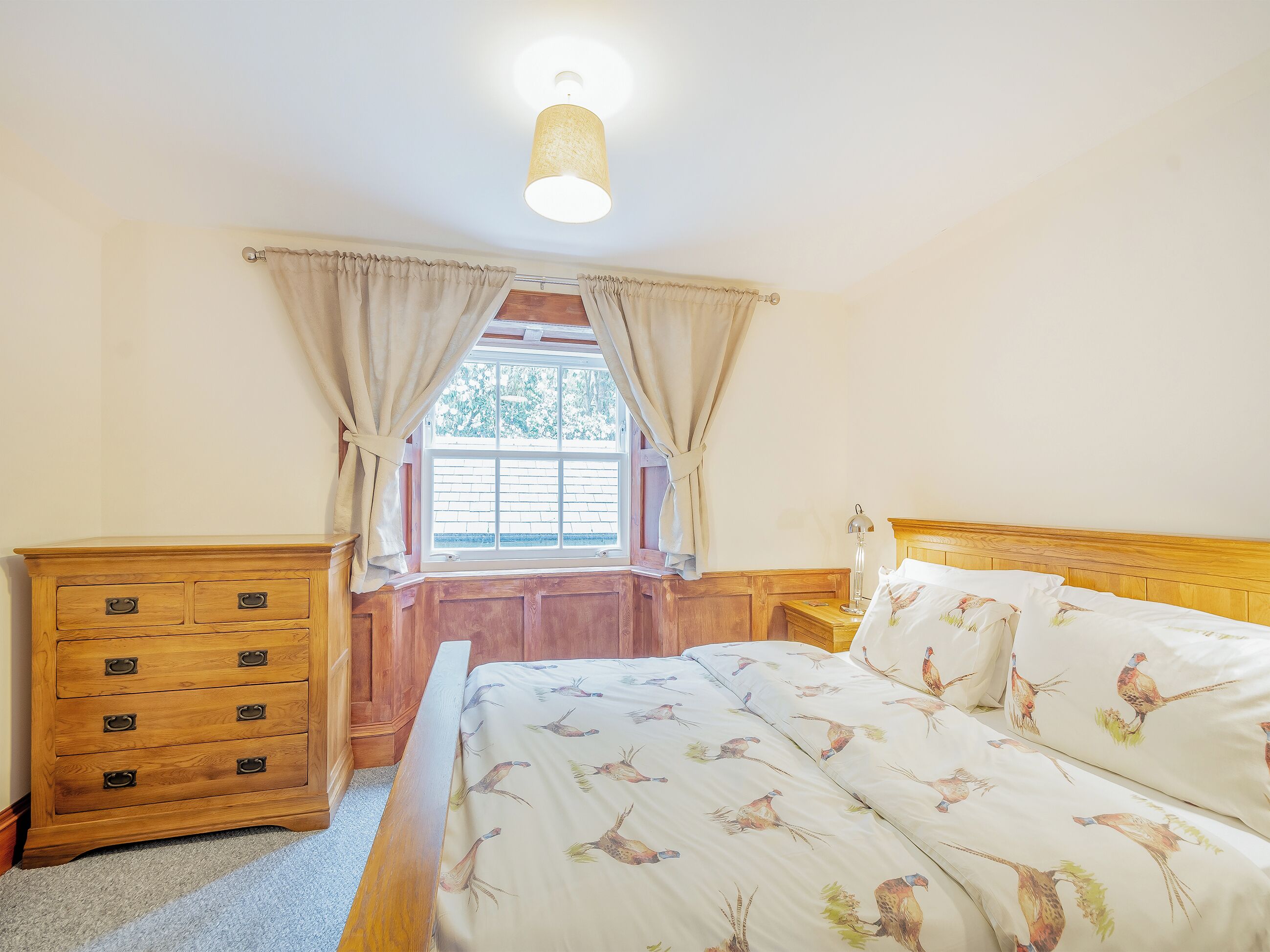 3 عدّة غرف نوم وواي فاي مجانًا وملاءات أسرّة