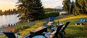 Peaceful Pet-Friendly Lakeside Home with Game Room & Fully Equipped Kitchen