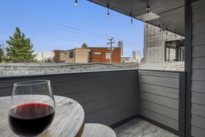 Property grounds - Perfect Luxury Condo in Midtown! Great Amenities! (Oklahoma City)