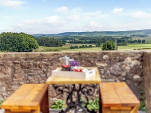 Outdoor dining - Farmside Cottage-UK35018 (Chatton, near Wooler)