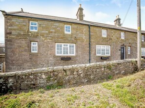 Exterior - Farmside Cottage-UK35018 (Chatton, near Wooler)