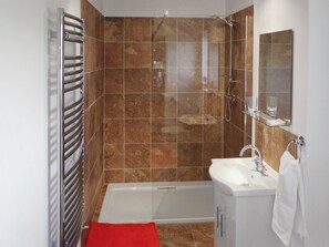 Towels - 3 bedroom accommodation in Newton under Roseberry near Great Ayton (Newton under Roseberry near Great Ayton)