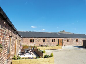Exterior - 3 bedroom accommodation in Newton under Roseberry near Great Ayton (Newton under Roseberry near Great Ayton)