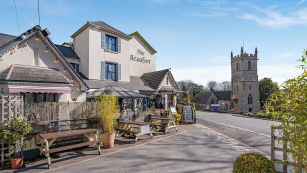 Outdoor dining - 1 bedroom accommodation in Raglan, near Usk (Raglan, near Usk)