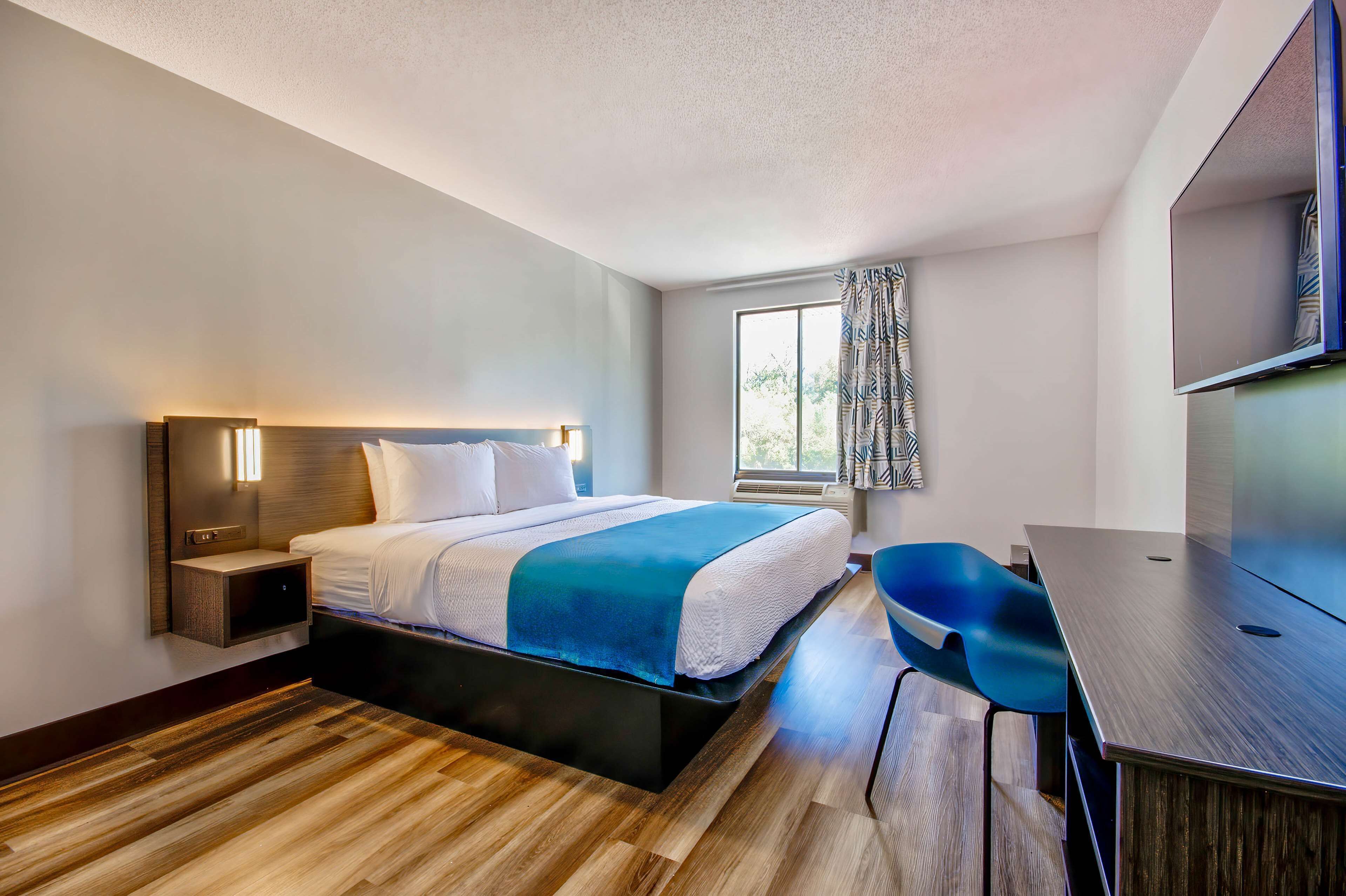 Blendingsgardiner, wi-fi og sengetøy