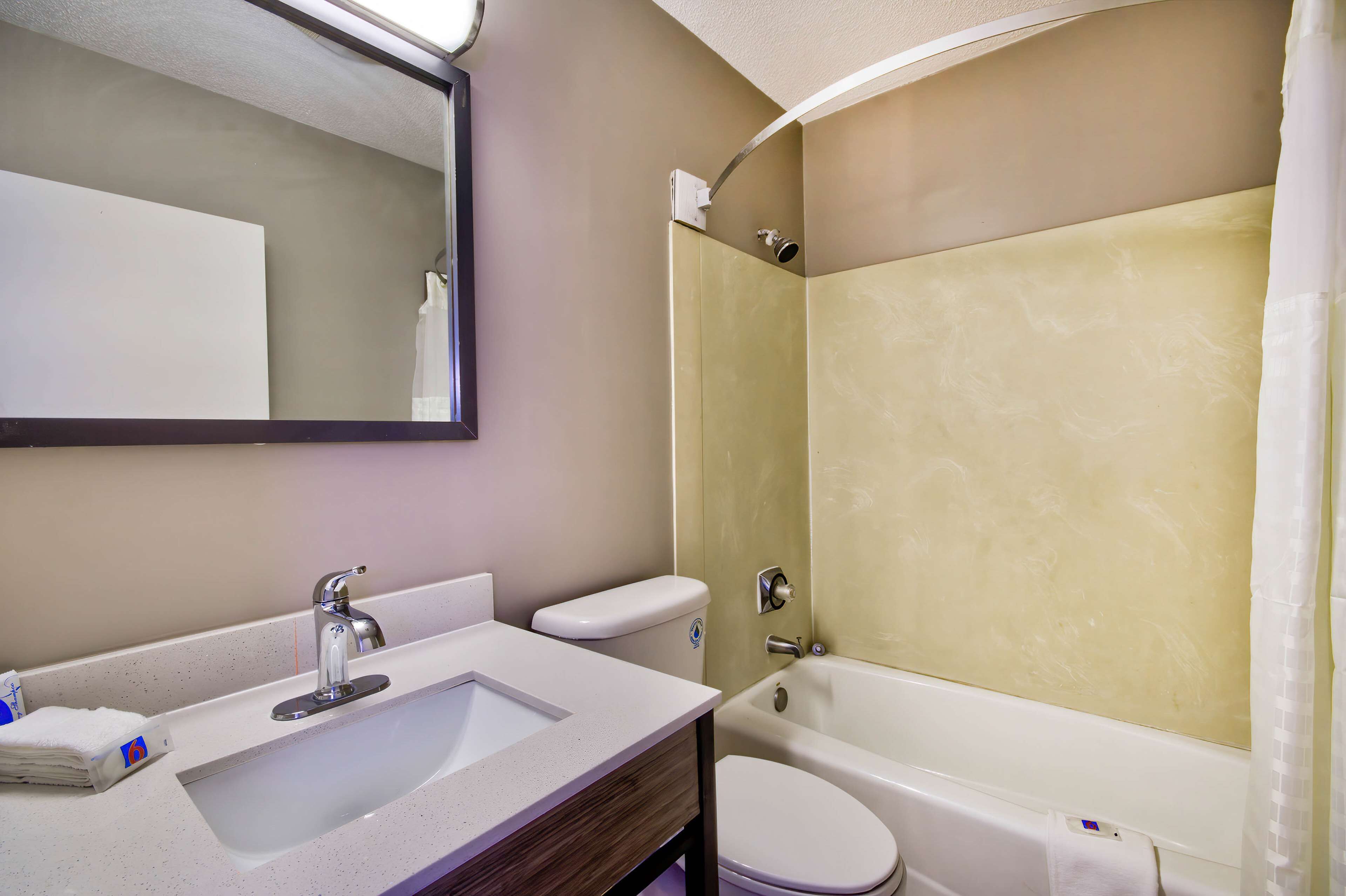 淋浴/浴缸二合一、毛巾