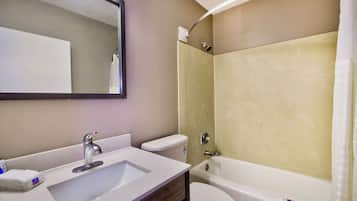 Kombination af bruser/badekar, håndklæder