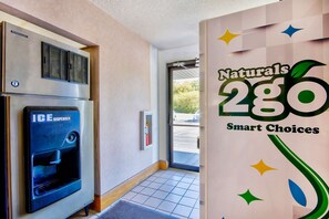 Vending machine - Motel 6 Jeffersonville, In - Louisville (Clarksville)