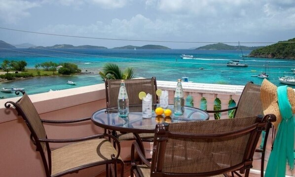 تناول الطعام بالخارج