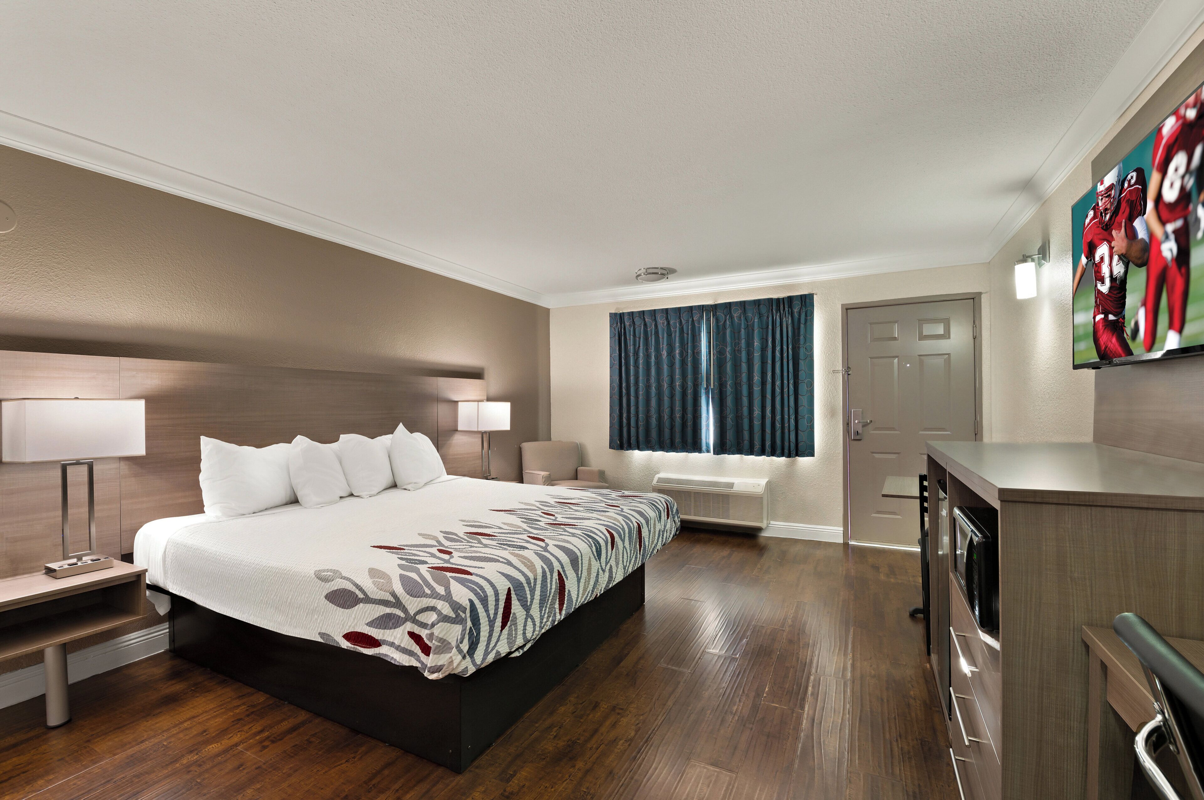 Superior Room, 1 King Bed, Non Smoking | WiFi, bed sheets