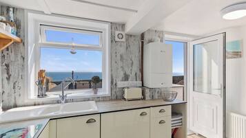 Køkkentøj/tallerkener/redskaber