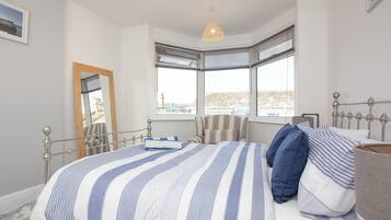3 bedrooms, free WiFi, bed sheets