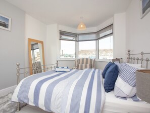 3 bedrooms, free WiFi, bed sheets - 3 bedroom accommodation in Paignton (Paignton)