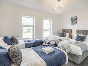 3 bedrooms, free WiFi, bed sheets