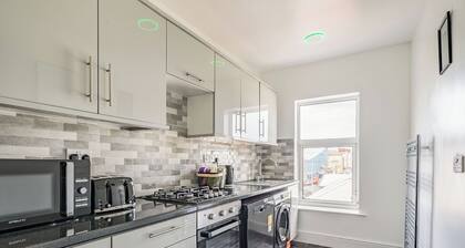 Sea View Apartment Two - UK36847